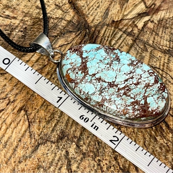 Beautiful Magnesite Howlite 2 1/4” - Picture 9 of 11